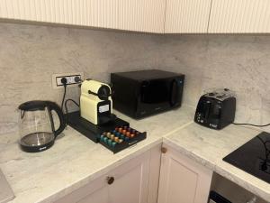 Yellow Diamond Center Free Parking