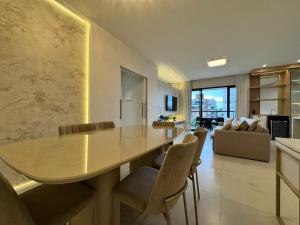 Invictus Residence 202 - Apartamento Frente Rua Decorado na Praia de Palmas a 4 Minutinhos do Mar