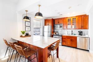 The Newport Lofts - 410 Thames Street