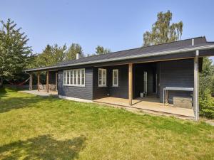 Holiday Home Emely - 700m from the sea by Interhome