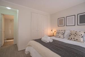 Unwind in a Prime Location by Costanera Center