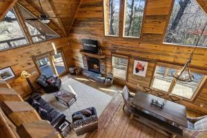 Stunning Views Sleeps 10 - Hot Tub - 2 Fireplaces