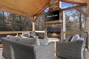 Stunning Views Sleeps 10 - Hot Tub - 2 Fireplaces