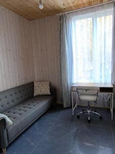 Comfy apartment near castle, park, market and river