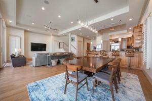 Laissez Faire - Gulf-front Retreat in Vizcaya Featuring Private Elevator & Private Beach Access