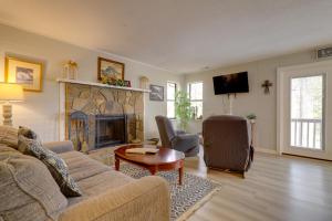 9 Mi to Dollywood Smoky Mtn Couples Retreat!