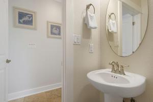 Las Olas - Oceanfront Vacation Home with Private Pool Space & Gulf Views