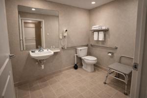 Spring Place Inn & Suites