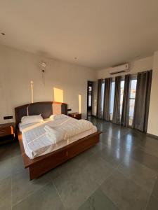 Hidden Farm - Luxury Private 2BHK Farmhouse near Mohali & Chandigarh