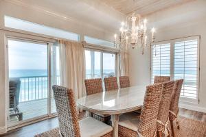 Luna Sea - Luxury Beach Front Home with Views of the Gulf