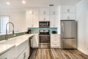 Luna Sea - Luxury Beach Front Home with Views of the Gulf