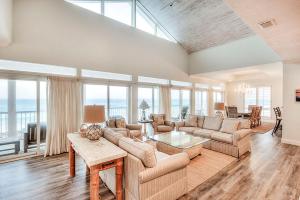 Luna Sea - Luxury Beach Front Home with Views of the Gulf