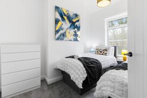 Executive Contractor House, Sleeps 7, Chester