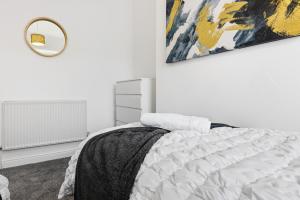 Executive Contractor House, Sleeps 7, Chester