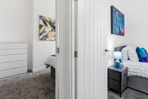 Executive Contractor House, Sleeps 7, Chester