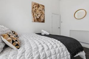 Executive Contractor House, Sleeps 7, Chester