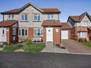 3 Bed in Seahouses CN064