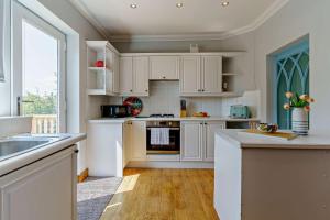 3 Bed in Mumbles oc-b27725