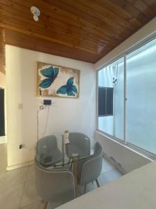 Casa con tres dormitorios y garaje