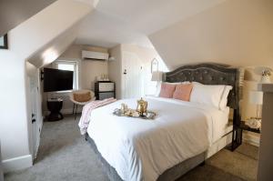 Chimney Hill Estate Inn