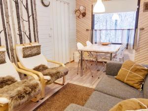 Holiday Home Mustalampi 3 lintukoto by Interhome
