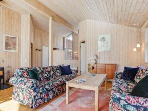 Holiday Home Sakarias - 800m from the sea by Interhome