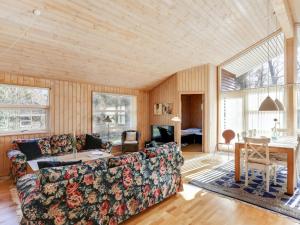 Holiday Home Sakarias - 800m from the sea by Interhome