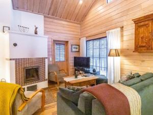 Holiday Home Pyhänkarhu 1 by Interhome