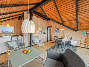 Holiday Home Hildegart - from the sea by Interhome