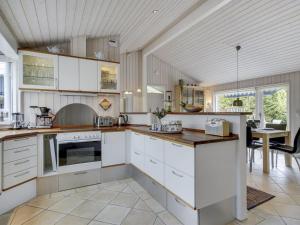 Holiday Home Frithlef - 900m from the sea by Interhome