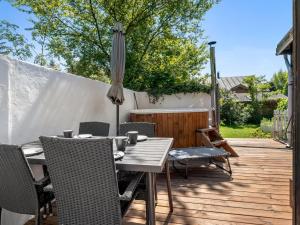 Holiday Home Carly - 100m from the sea by Interhome