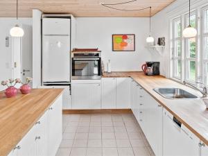 Holiday Home Skrolan - 200m from the sea by Interhome