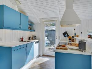 Holiday Home Lisbeth - 400m from the sea by Interhome