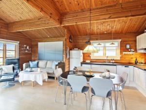 Holiday Home Awarth - 500m from the sea by Interhome