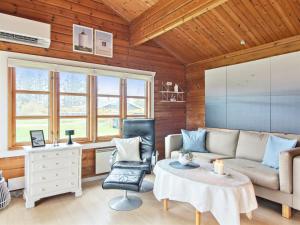 Holiday Home Awarth - 500m from the sea by Interhome