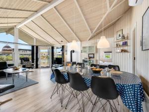 Holiday Home Sylta - from the sea by Interhome