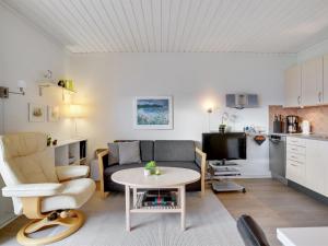 Apartment Elevus - 10m from the sea by Interhome