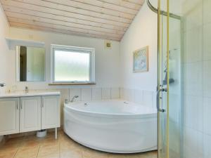 Holiday Home Aksel - 150m from the sea by Interhome