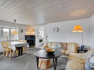 Holiday Home Fransiska - from the sea by Interhome