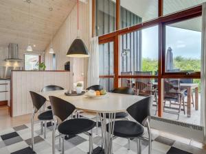 Holiday Home Juliana - 400m from the sea by Interhome