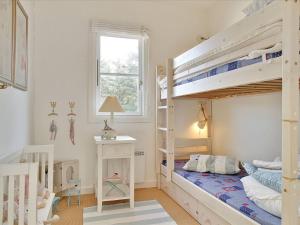 Apartment Hubertine - 100m to the inlet by Interhome