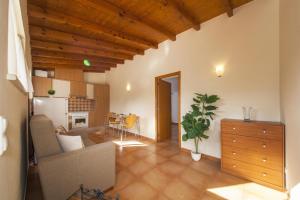 A14 - Cozy Torraltinha Apartment