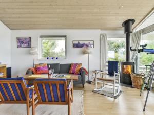 Holiday Home Elfi - 30m from the sea by Interhome