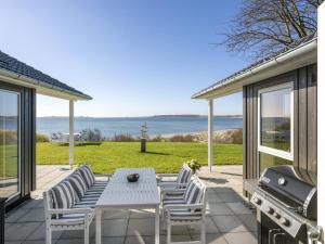 Holiday Home Lander - 20m from the sea by Interhome