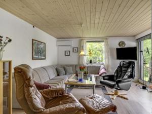 Holiday Home Yak - 350m from the sea by Interhome