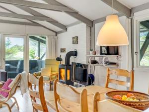 Holiday Home Eivy - 1km from the sea by Interhome