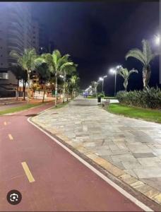 Apartamento confortável com suíte na Praia Grande