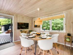 Holiday Home Nelina - 950m to the fjord by Interhome