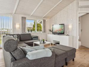 Holiday Home Arnod - 400m from the sea by Interhome