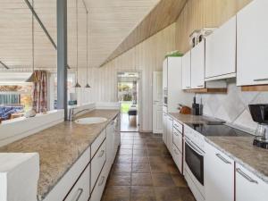 Holiday Home Carit - 80m from the sea by Interhome